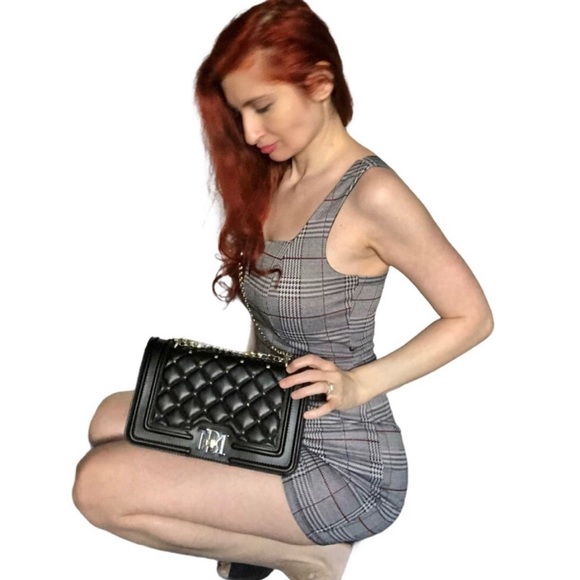 Meet your Posher, Lisa! 🥰❤️💕 - Picture 7 of 15